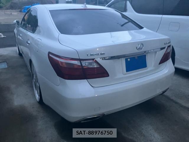 Lexus LS 2011-09 7962408-6