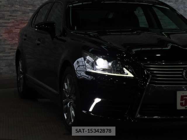 Lexus LS 2015-05 7979767-10