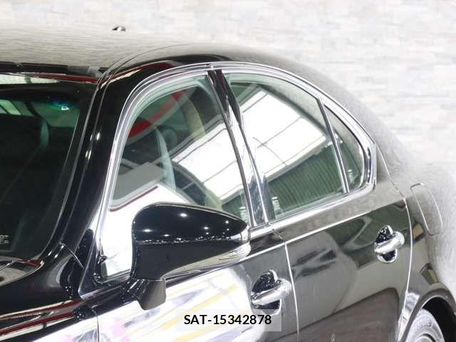 Lexus LS 2015-05 7979767-12