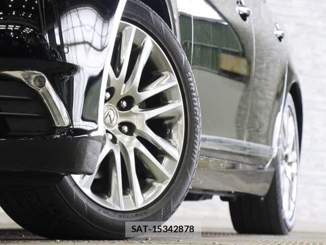Lexus LS 2015-05 7979767-13