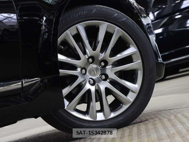 Lexus LS 2015-05 7979767-14