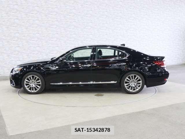 Lexus LS 2015-05 7979767-7