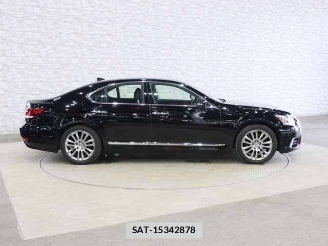 Lexus LS 2015-05 7979767-8