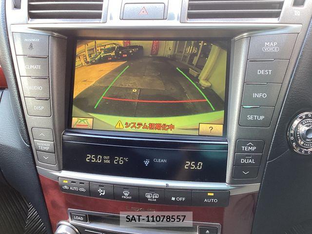 Lexus LS 2011-09 8036438-9