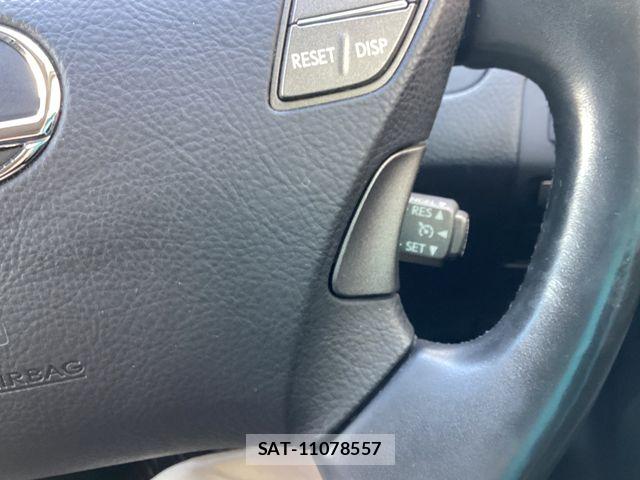 Lexus LS 2011-09 8036438-18