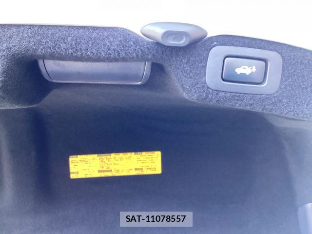 Lexus LS 2011-09 8036438-21