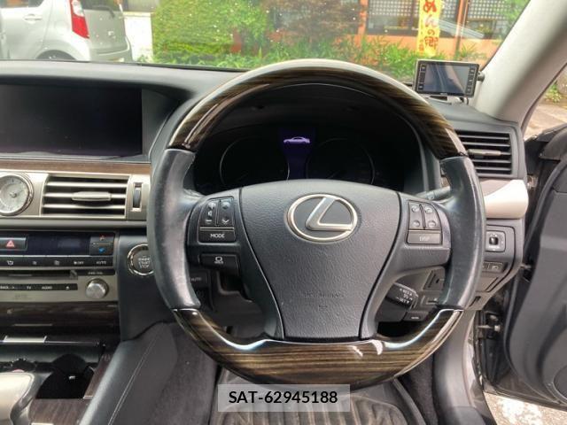 Lexus LS 2012-10 8036437-17