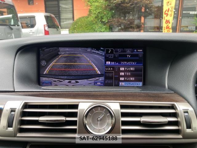 Lexus LS 2012-10 8036437-21