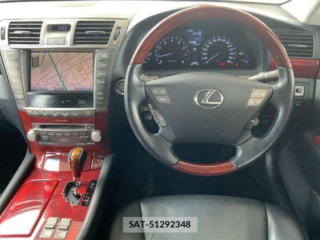Lexus LS 2011-02 8074345-16