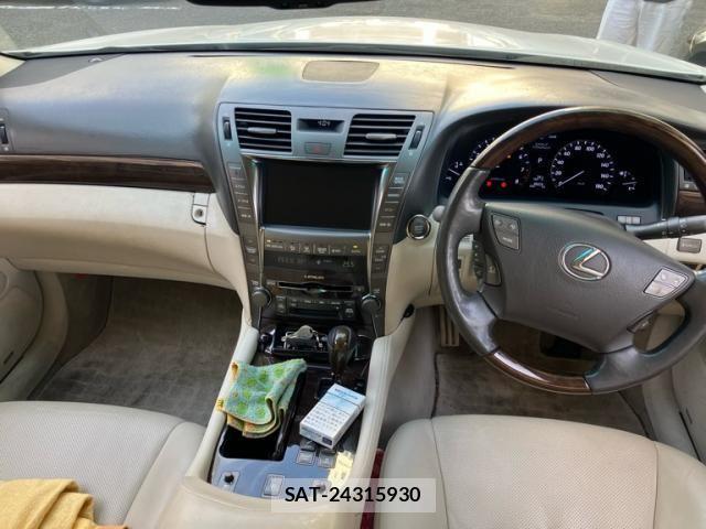 Lexus LS 2006-11 8230622-5