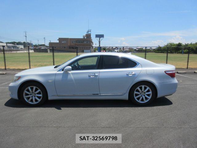 Lexus LS 2006-11 8230623-10