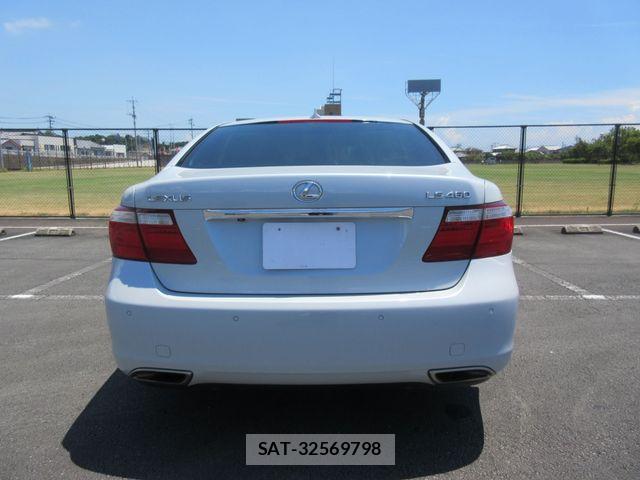 Lexus LS 2006-11 8230623-12