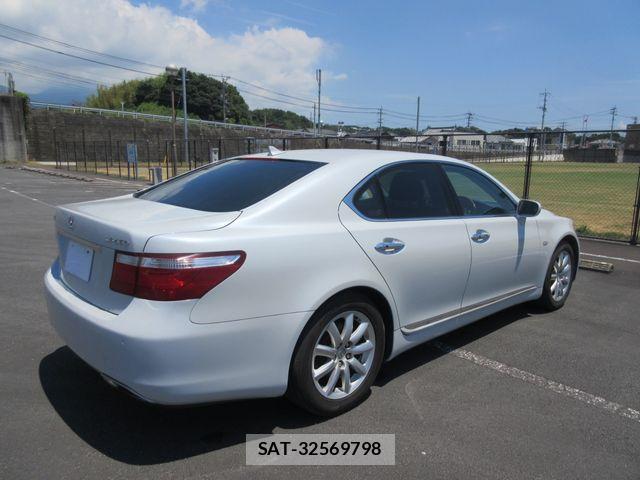 Lexus LS 2006-11 8230623-14