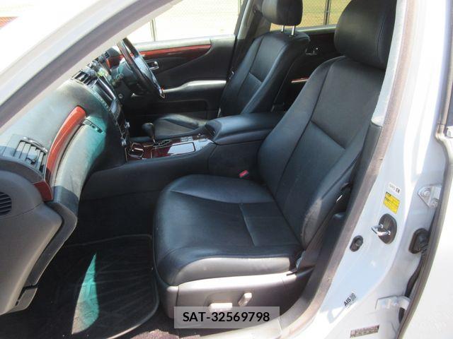 Lexus LS 2006-11 8230623-23