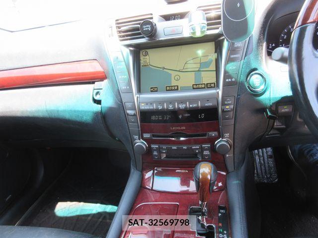 Lexus LS 2006-11 8230623-28