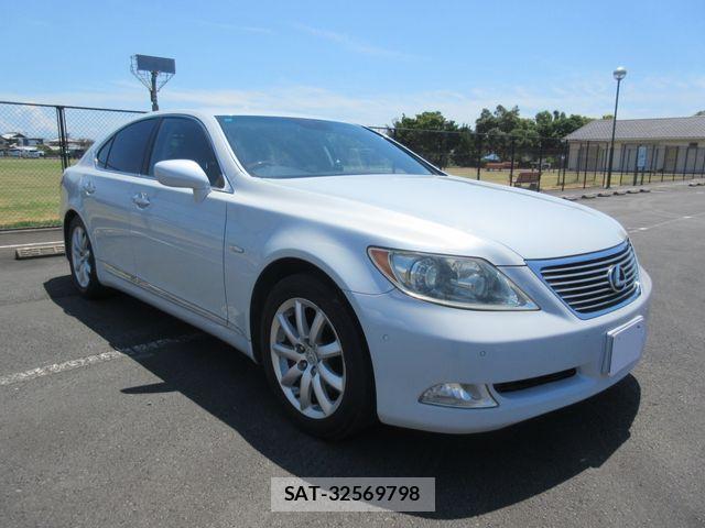 Lexus LS 2006-11 8230623-5