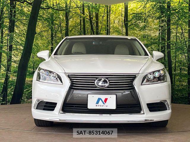 Lexus LS 2015-09 8245722-13