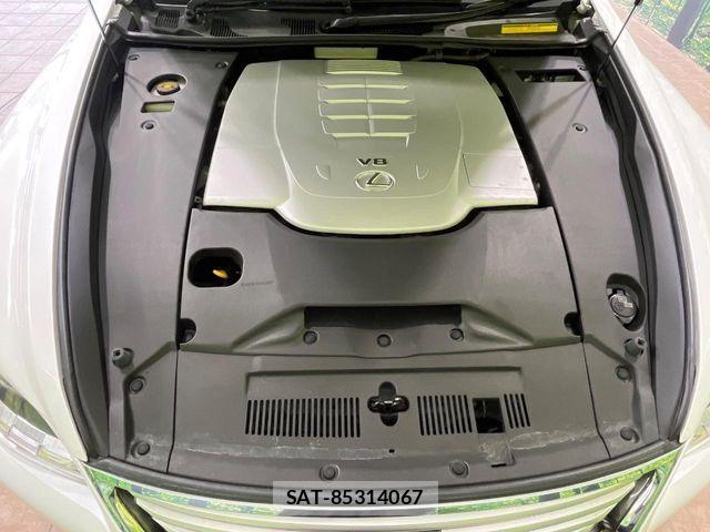 Lexus LS 2015-09 8245722-17