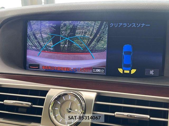 Lexus LS 2015-09 8245722-4