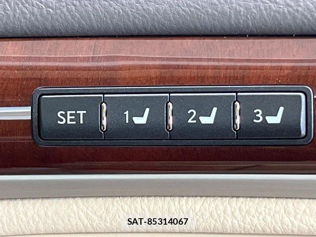 Lexus LS 2015-09 8245722-6
