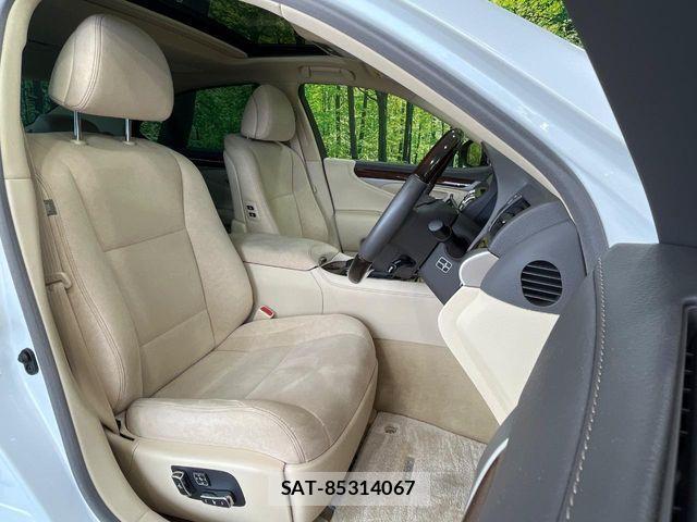 Lexus LS 2015-09 8245722-7