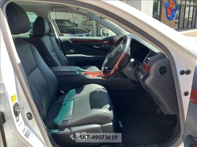 Lexus LS 2007-12 8245723-10