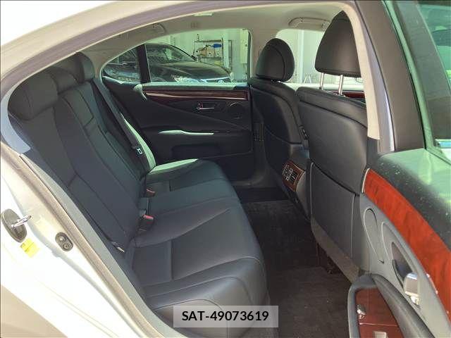 Lexus LS 2007-12 8245723-11