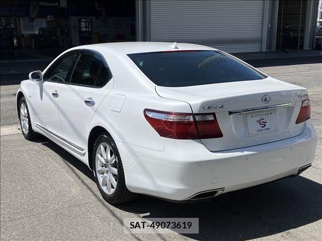 Lexus LS 2007-12 8245723-16