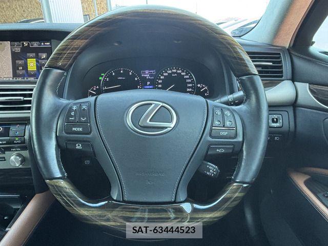 Lexus LS 2013-03 8336559-2