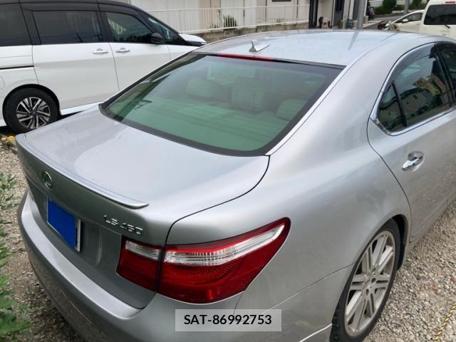 Lexus LS 2007-03 8336560-1