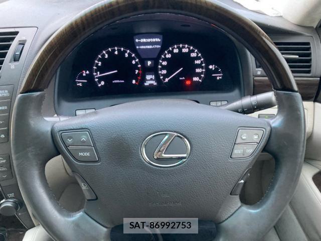 Lexus LS 2007-03 8336560-16