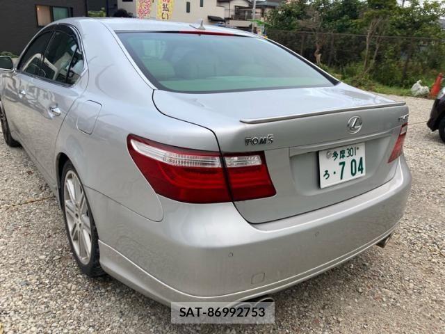 Lexus LS 2007-03 8336560-3