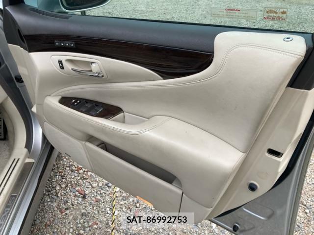 Lexus LS 2007-03 8336560-5