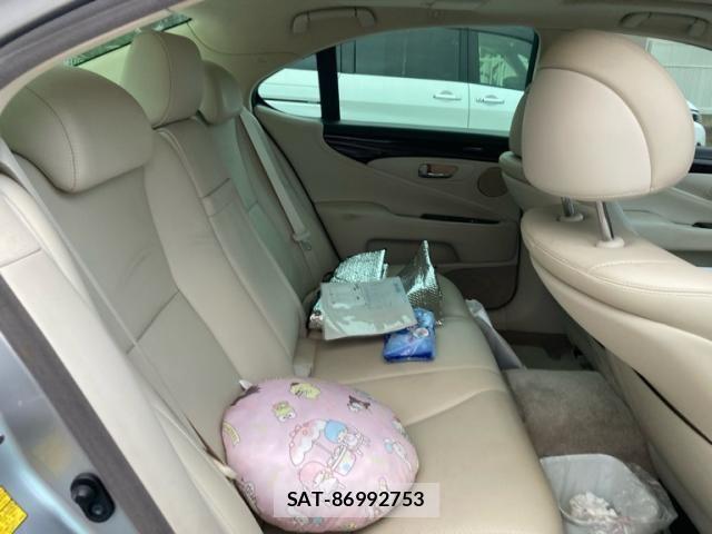 Lexus LS 2007-03 8336560-6