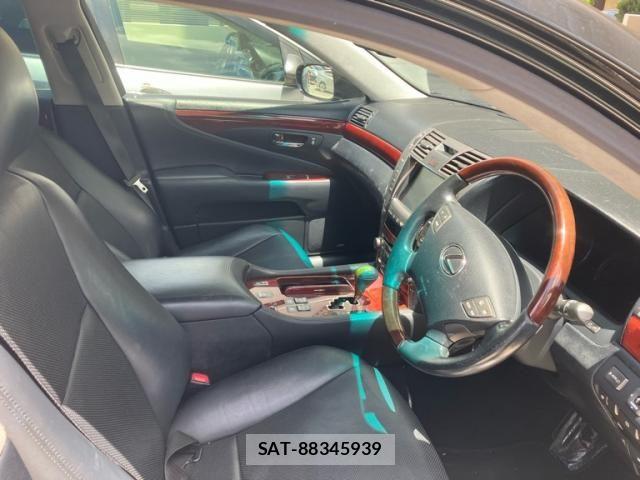Lexus LS 2007-06 8366734-14