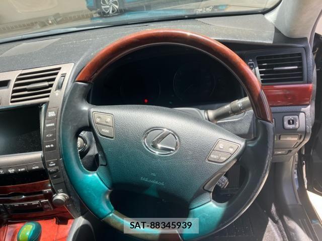 Lexus LS 2007-06 8366734-19
