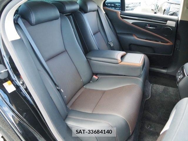 Lexus LS 2015-07 8366735-12