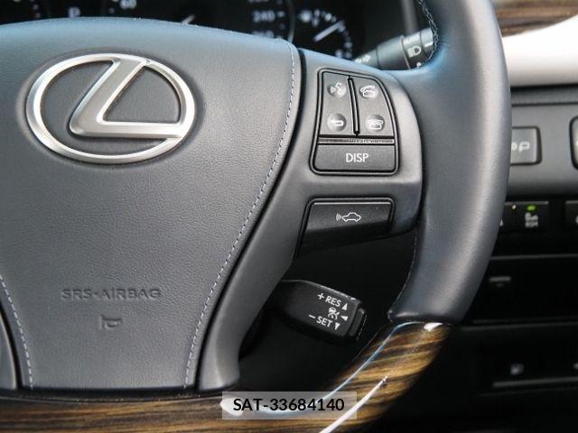 Lexus LS 2015-07 8366735-16