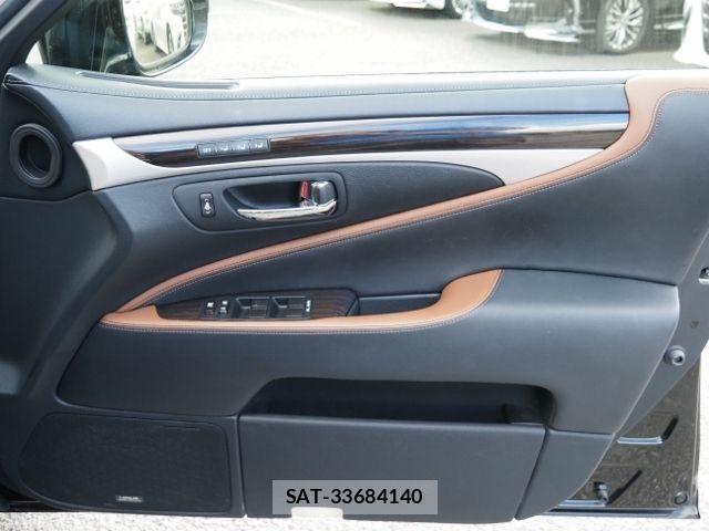 Lexus LS 2015-07 8366735-29
