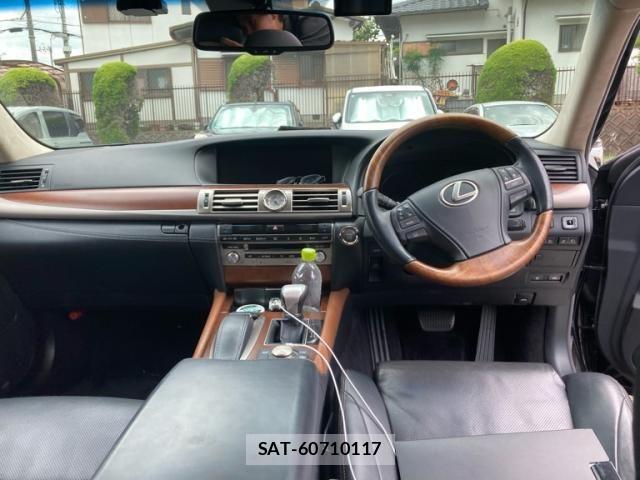 Lexus LS 2015-01 8371805-12