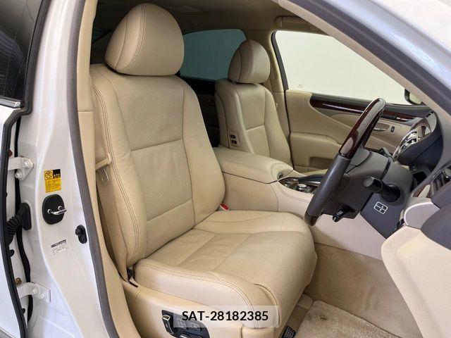 Lexus LS 2013-02 8413290-11