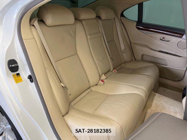 Lexus LS 2013-02 8413290-12