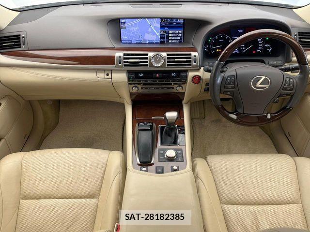 Lexus LS 2013-02 8413290-1
