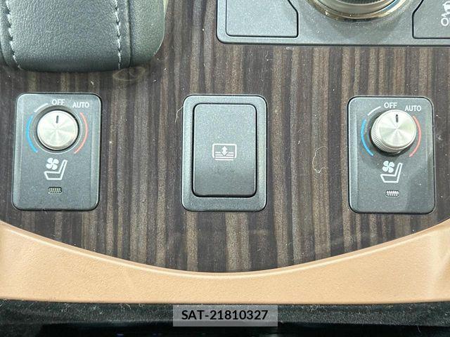 Lexus LS 2016-11 8525538-5