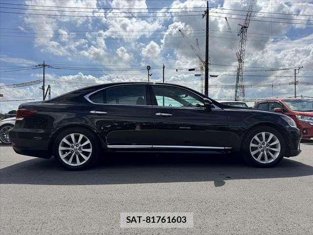 Lexus LS 2016-08 8562447-11