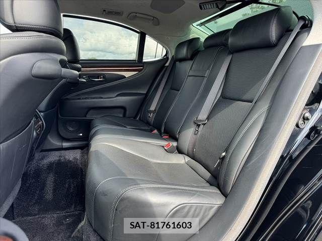 Lexus LS 2016-08 8562447-17