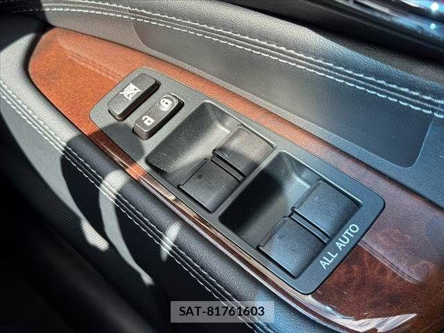 Lexus LS 2016-08 8562447-23