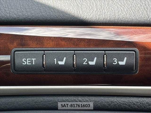 Lexus LS 2016-08 8562447-29