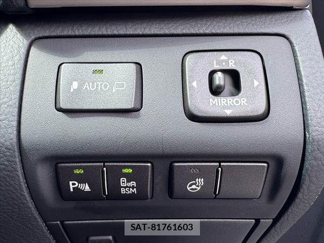 Lexus LS 2016-08 8562447-5