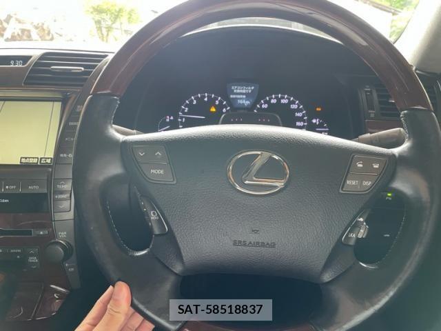 Lexus LS 2007-04 8829961-18